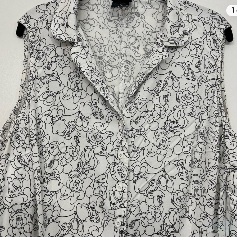 Torrid Minnie Mouse White & Black Collared Button-up Sleeveless Blouse